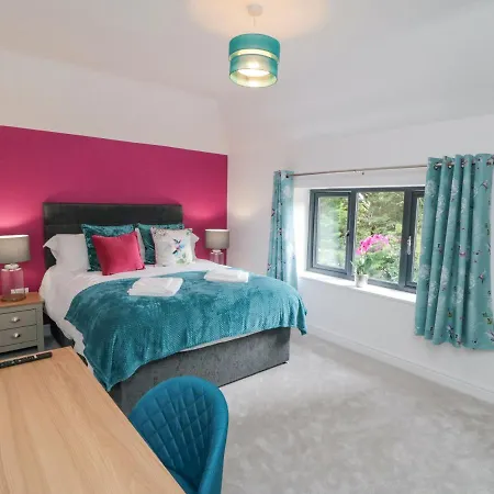 Riverside House Nyaraló